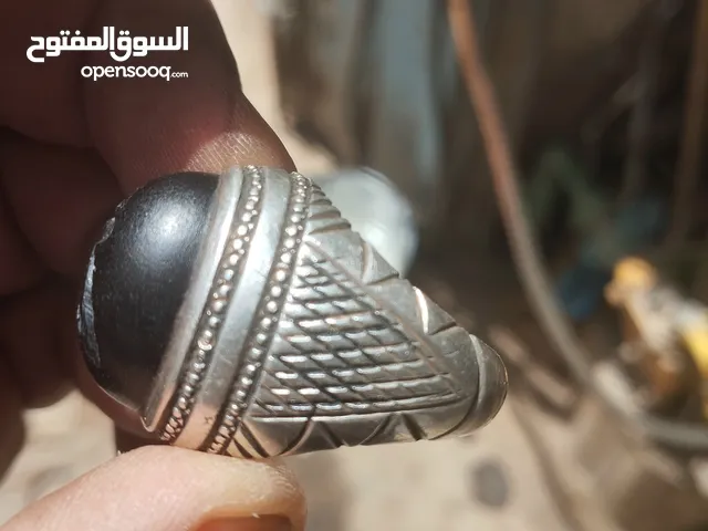 عقيق شفة العبد يمانية كلش قديمة فضة اصلية حيل ثكيلة سعره 300000الف