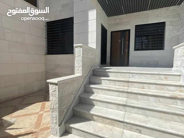 165 m2 3 Bedrooms Apartments for Sale in Irbid Al Rahebat Al Wardiah