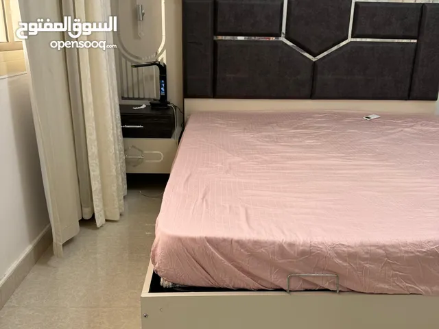 غرفة نوم كاملة و نضيف للبيع بسعر لقطة