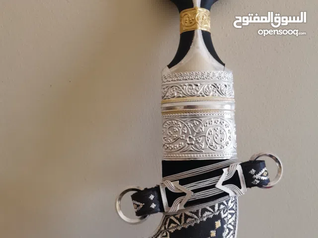 خنجر طبق الأصل لخنجر الشيخ زايد