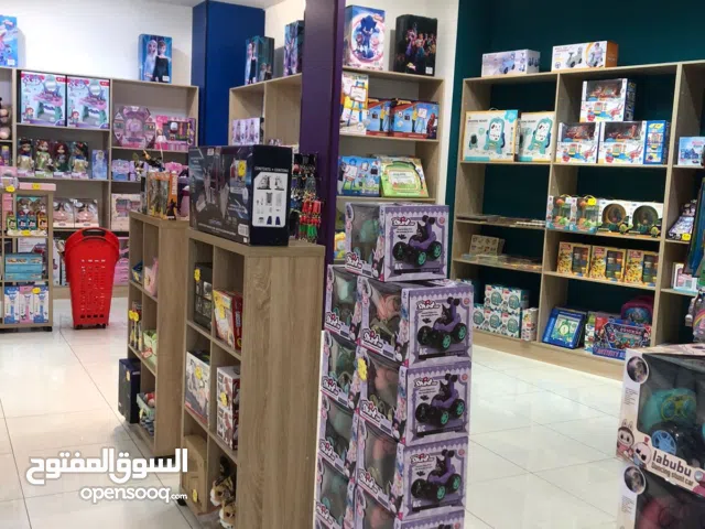 تصفية مخزون ألعاب أطفال بالجملة + تجهيزات  المحل