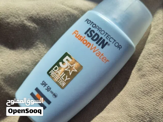 الاهتمام لنفسج مو انانيه , واقي الشمس للوجه ISDIN Fotoprotector Fusion Water MAGIC SPF 50