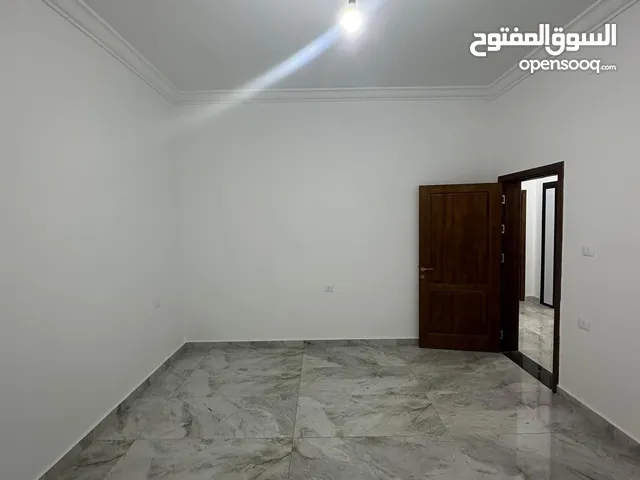 200 m2 3 Bedrooms Apartments for Rent in Tripoli Fashloum