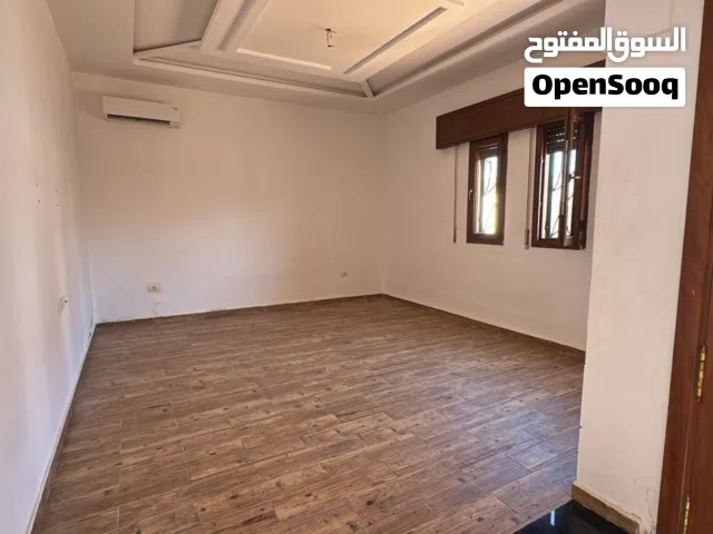 220 m2 5 Bedrooms Villa for Rent in Tripoli Ain Zara