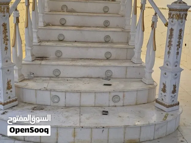 شركة النخبة للتنظيف ولجلي الموقعي لجميع البيوت ولشقق ولبنايات يوجد لدينا كادر مختصص في التنظيف