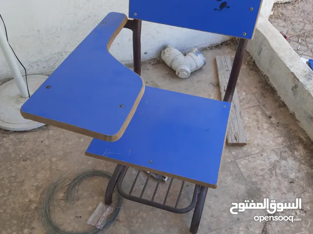 كراسيه دراسه عدد 14  مع  وايت بورد الكرسي عالكوم 10 دنانير