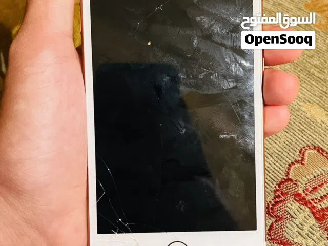 أيفن 8بلس الهاتف ربي ايبارك يبي شاشه ومرشه خلفيه فقط والباقي ميشكي من شي  بطاريه 77الاصليه عضمه اصلي