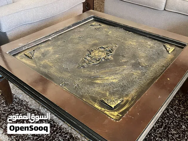 طاولة وسط خشب بدون سطح زجاجي