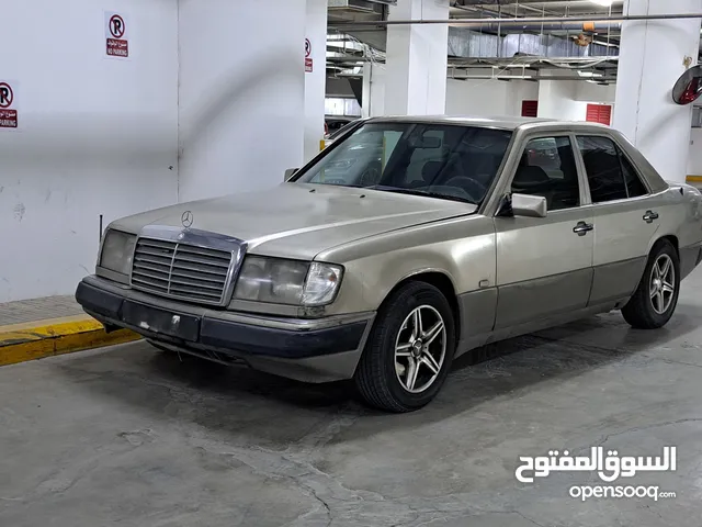 Mercedez Benz 230E 1990 SAR 18000 For Sale Mileage: 397k km