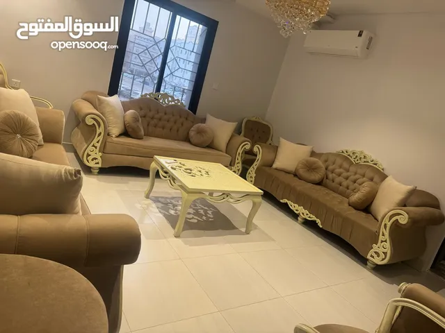 كنب بحاله ممتازه للبيع