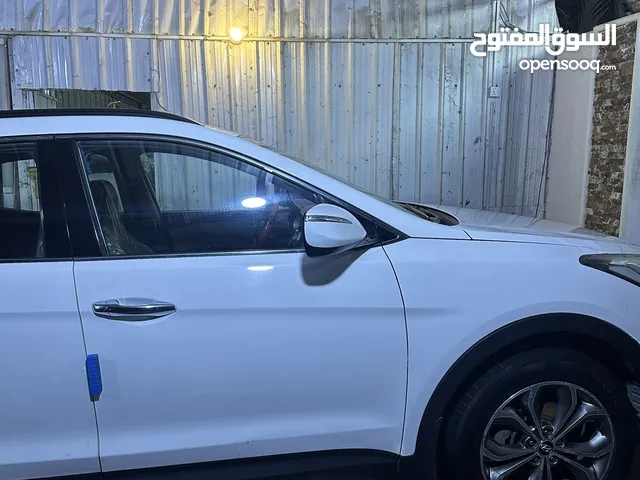 Used Hyundai Santa Fe in Basra