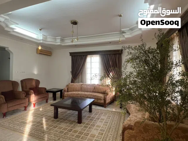450 m2 More than 6 bedrooms Villa for Sale in Muscat Al-Hail