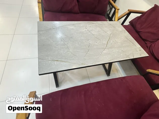 طاولات للبيع