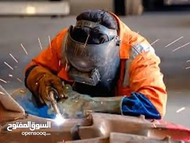 مطلوب حداد ، وعمال بناء