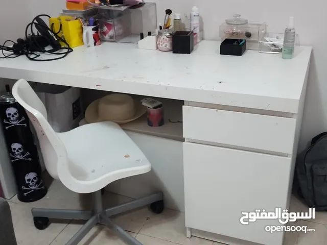 مكاتب ومكنسة ومرتبة نوم نوابض ..قلاية هواء  غاز صغيراستعمال خفيف