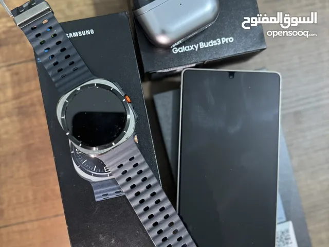 للبيع هاتف Samsung S25 Ultra + Galaxy Watch Ultra + Galaxy Puds Pro 3