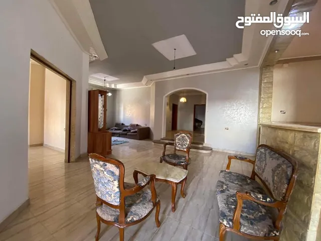 250 m2 5 Bedrooms Villa for Rent in Tripoli Al-Serraj