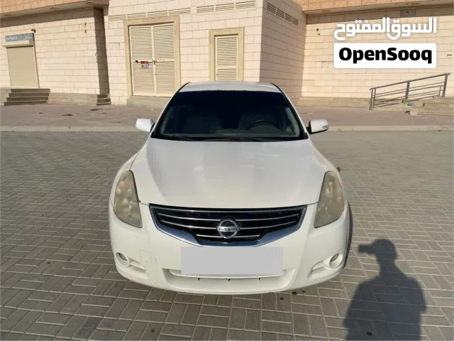 2011 نيسان التيما S