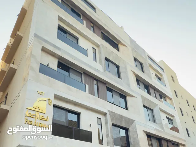 شقة للييع مدخلين 5غرف بتشطيب حديث جديده واسعه بحي النعيم وع الخدمات العامه من المالك مباشرة