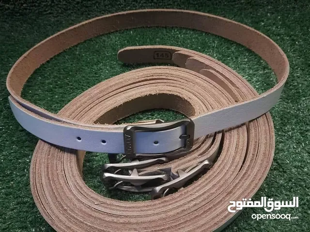 عرض حزام 2.5 سم لوكس جلد طبيعي   مصنوعة من جلد طبيعي عالي الجودة، تضيف لمسة أنيقة إلى إطلالتك.  السع