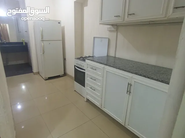 شقة غرفة وصالة مفروشة للايجار للعائلات فقط بالوكرة شامل الكهرباء والماء والانترنت والصيانة ارضي