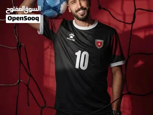 بلوزة المنتخب الاردني لسنة 2026 توفرت بلوزة المنتخب الاردني لسنة 2026 توفرت بلوزة المنتخب الاردني .