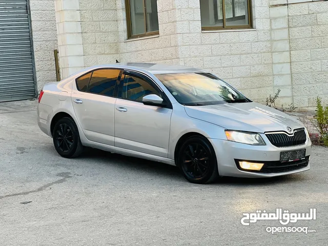 سكودا 2015 مطور 1600 ديزل جير اتوماتيك  بسعررررر 46000 الف ع الكاش فقط