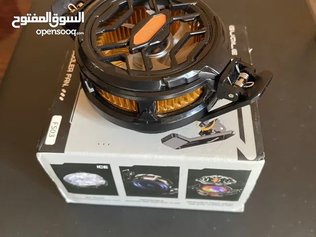 مروحة تبريد مائية ووصلة شحن وسماعة ايفون اصلية