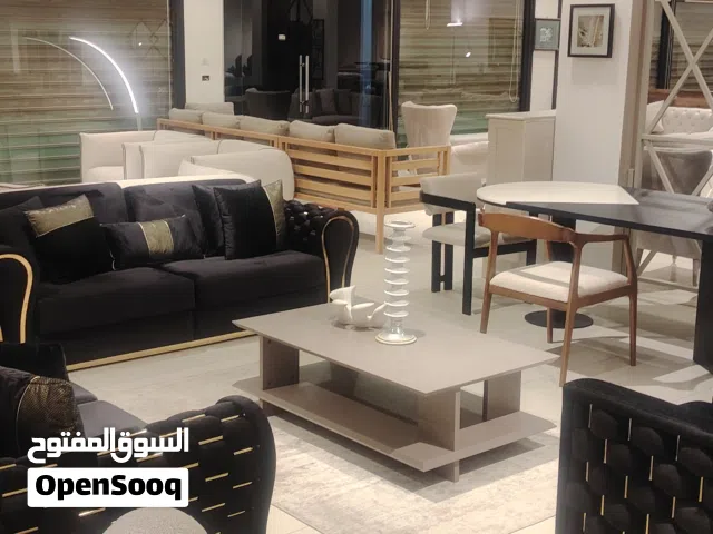 صـالة عـرض للإيجار في طريق زناتة الرئيسي القديم