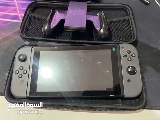 Nintendo switch للبيع او بدل ب ايفون 11وفوق