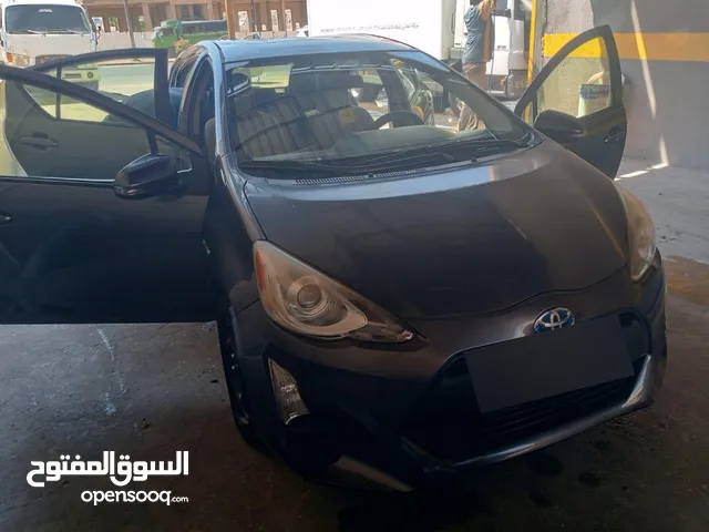 سيارة تويوتا بريوس c للبيع