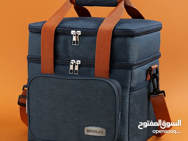 Introducing our premium insulated lunch bag, designed for both style and function.
