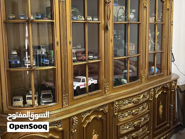 تحفه تراثيه زجاجيه وبيها خزانات