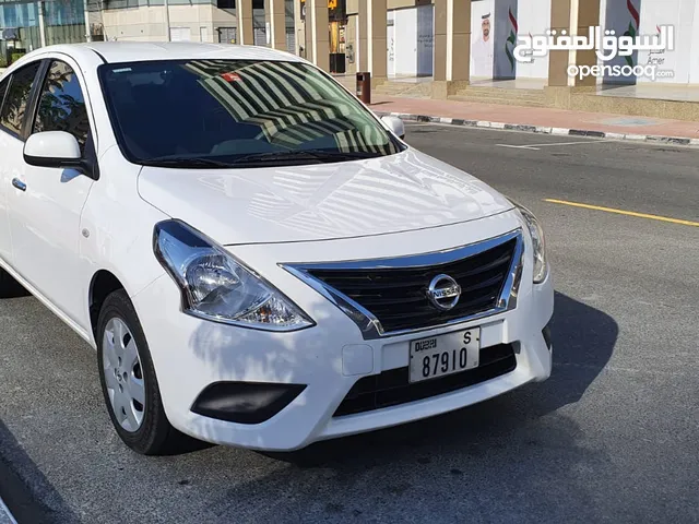 Sedan Nissan in Dubai