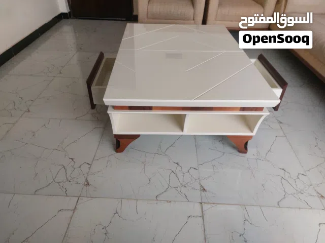 طبلة تقديم كبيره تصلح للاستخدام في الاستقبال (الديوانية) او الصالات المفتوحة الكبيرة .