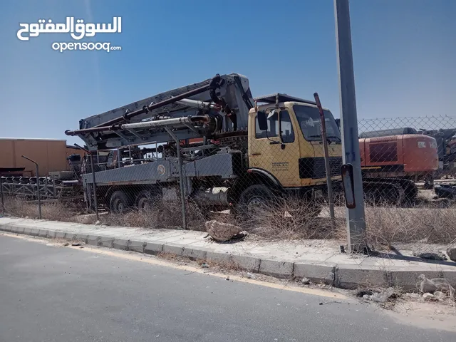 مضخة باطون وذنبة قلاب