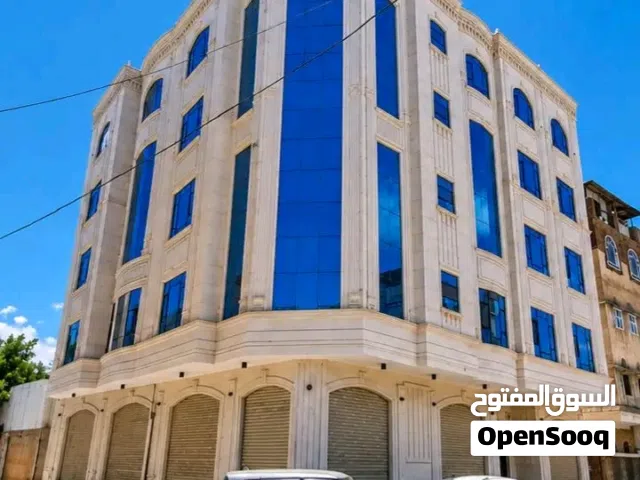 عمارة على شارعين للبيع في قلب صنعاء حده شارع إيران مساحة 6 لبن حر معمد...