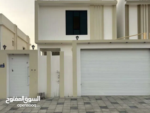 عاجل تخفيض سعر فيلا فخمه للبيع في العامرات المنطقه السادسة قريب من السوق