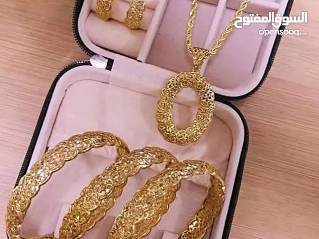 براسليات وسنسلة وحلقات وخاتم