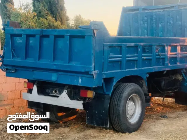 صندوق قلاب حجر مرسيدس 7 متر مع جك شغال ميه بالميه