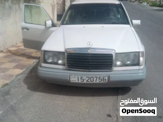 1991, مرسيدس بنز, الفئة-E, E 200