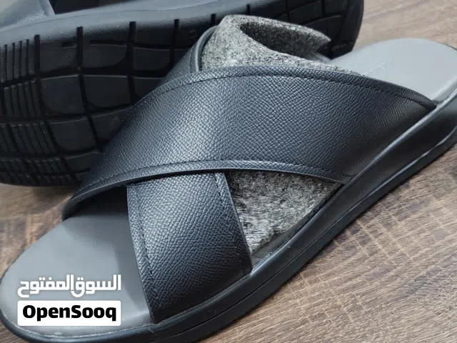 حذاء رجالي جديد