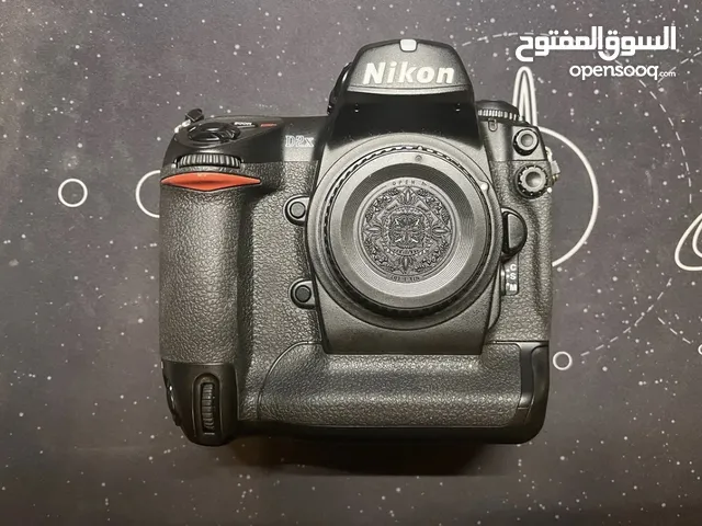 Nikon D2x (professional)