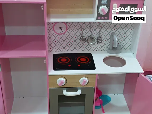 للبيع مطبخ اطفال بحالة ممتازة