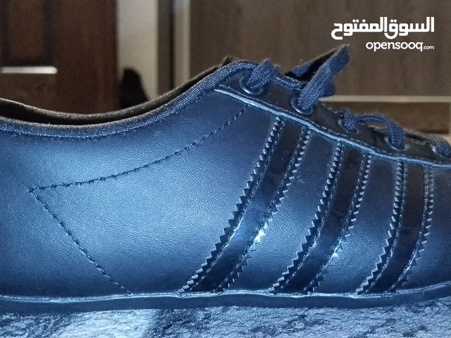 38 Sport Shoes in Zarqa