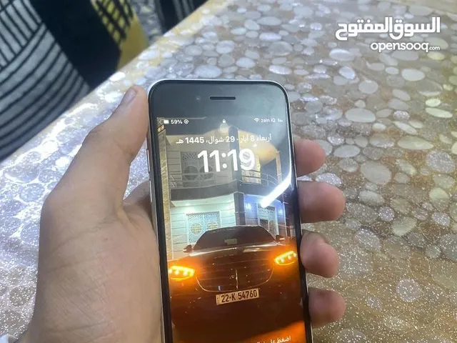 Apple iPhone SE 2 128 GB in Baghdad