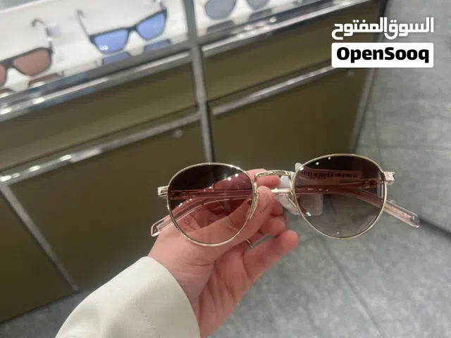 نظارة شمسيه باطار مستدير  من براند prada