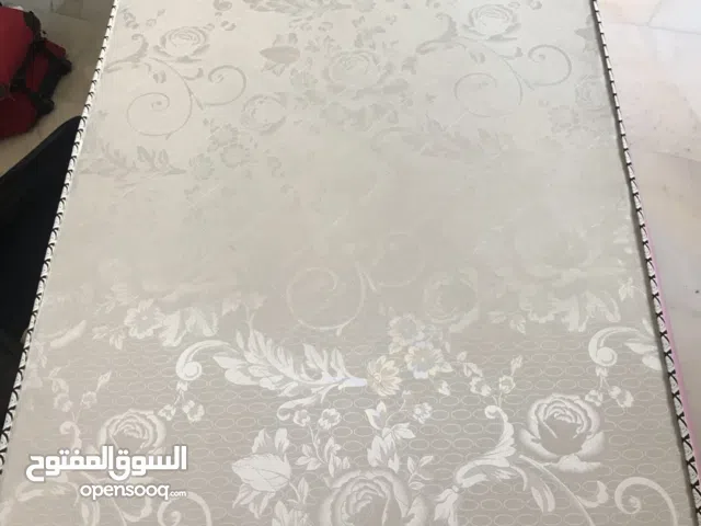 دوشك اسفنج نفر نضيف جداً بدون اي اضرار