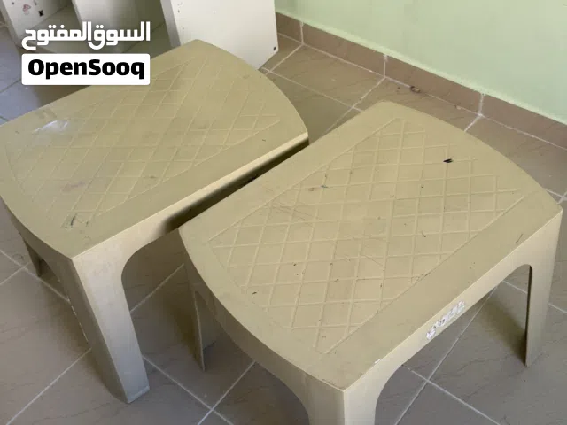 طاولات بلاستيك صغير لون بيج