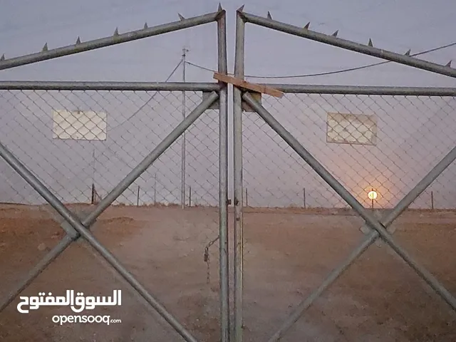 باي مزرعه بحاله الوكاله جيد جداً وكامل ونضيف ججمه كبير